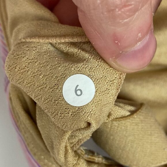 Lululemon Power Dance Tank Pink White‎ Size 6 Built In Bra Yoga Running Top Run - Picture 6 of 10